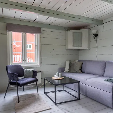 Vesteralen Rorbuer Hotel *